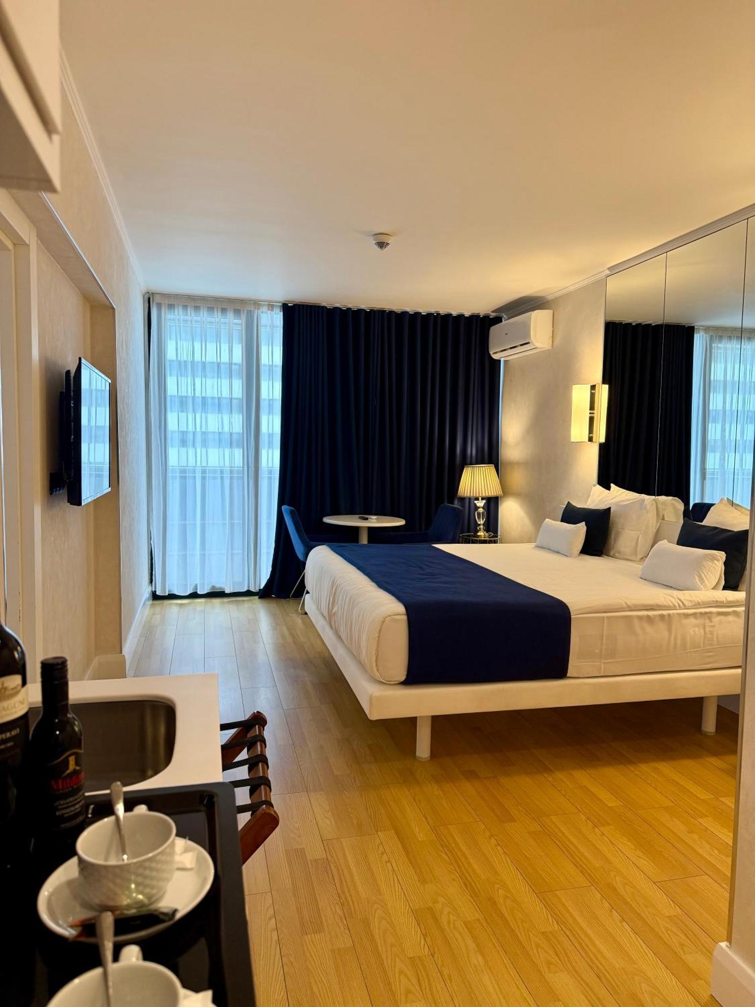 Seaside Vip Hotel Batumi Kültér fotó