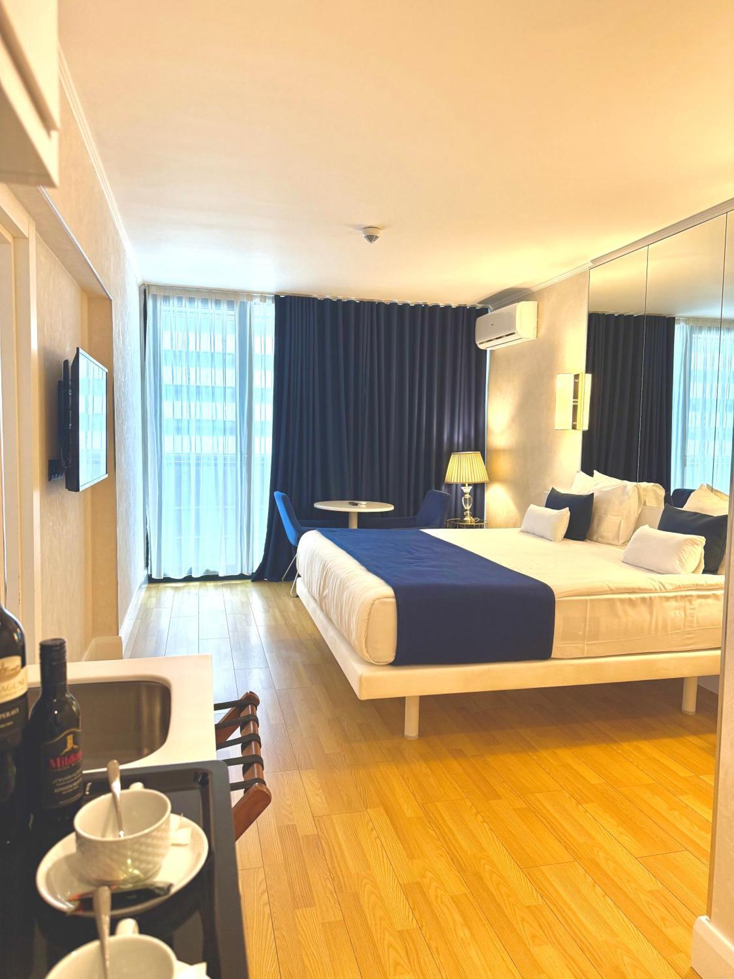 Seaside Vip Hotel Batumi Kültér fotó