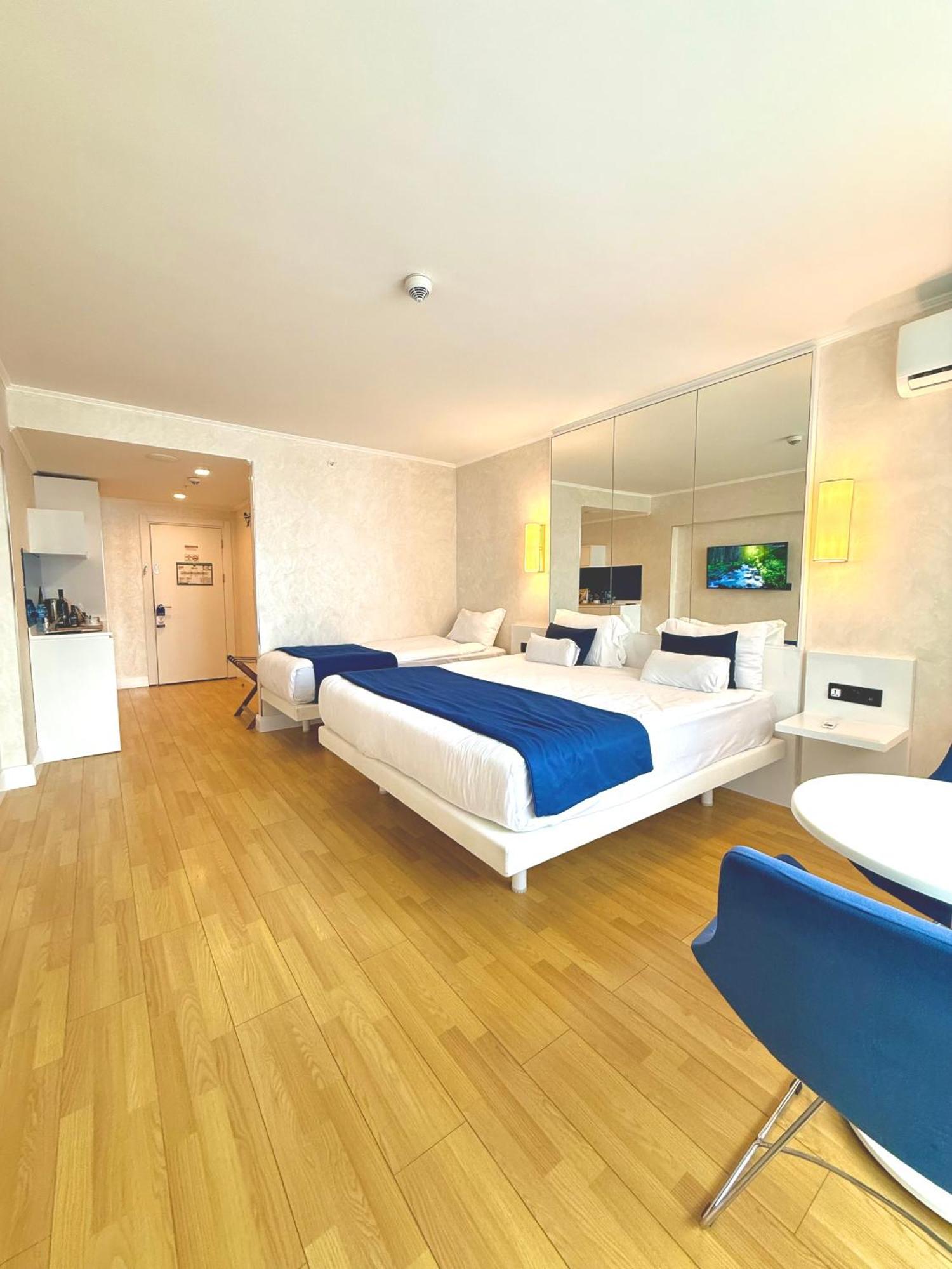 Seaside Vip Hotel Batumi Kültér fotó